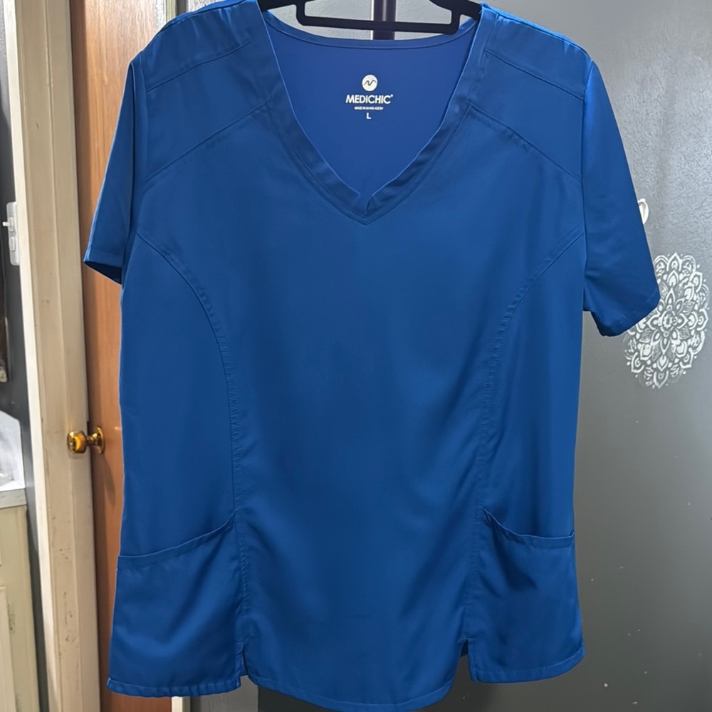 Med Couture Women's Short Sleeve scrub Top in Royal Blue
